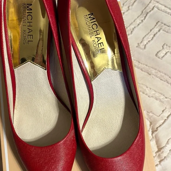 MICHAEL Michael Kors Red Elegant Heels - Picture 6 of 6